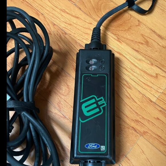 2018 FORD C-MAX FUSION FOCUS EV CHARGER - Picture 2 of 5